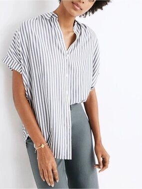 Madewell Gray and White Striped Short-Sleeve Button-Down Top